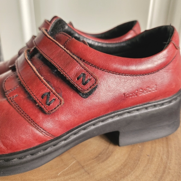 5/$25 Josef Seibel W39 leather loafers burgundy velcro straps - Picture 4 of 8